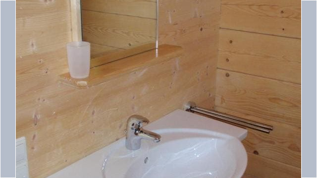 Almhaus Bettina - Bad mit Waschbecken
