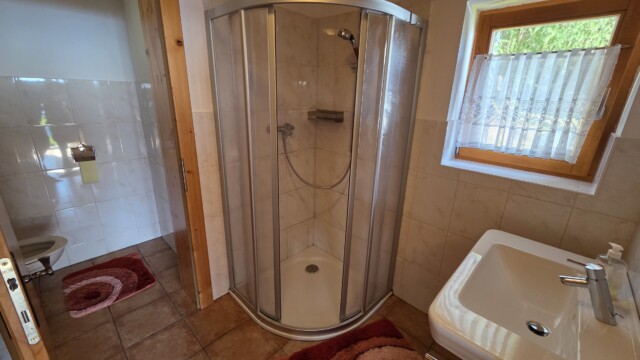 Dusche im Badezimmer der Jakobhütte